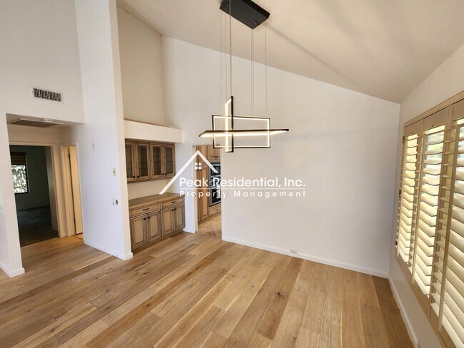 Building Photo - Wonderful 2bd/2ba Gold River Home with 2 C...