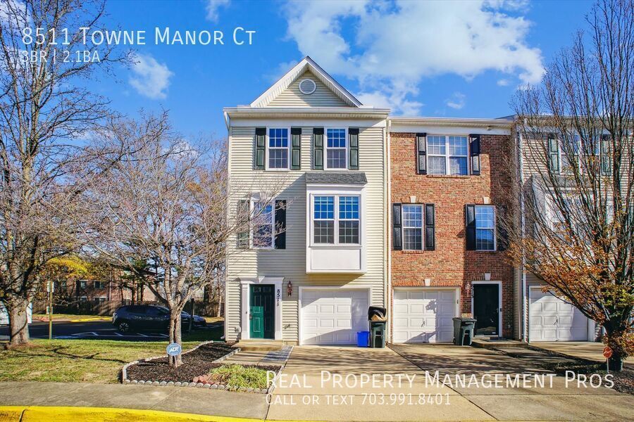 Foto principal - Updated garage 3 bedroom end unit townhome...