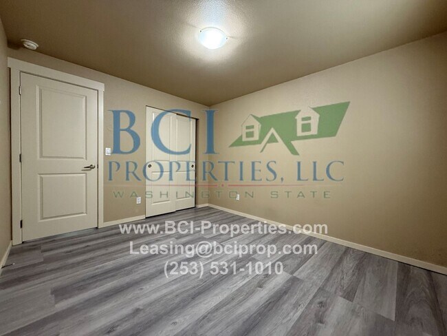Foto del edificio - Beautiful 2 bedroom condo near JBLM/ Point...