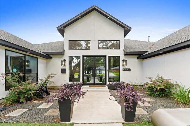 Foto del edificio - 10826 Moonlight Dr