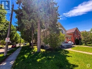 Building Photo - 39 Krug St