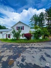 Building Photo - 30 Schoonmaker Ln
