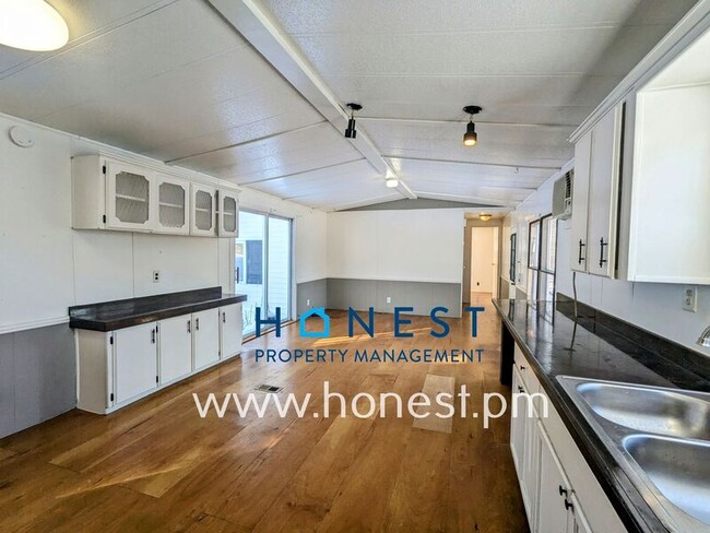 Building Photo - 9 Lexi Ln