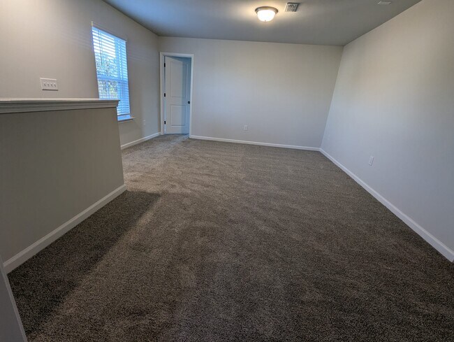 Building Photo - 524 Prestonfield Wy