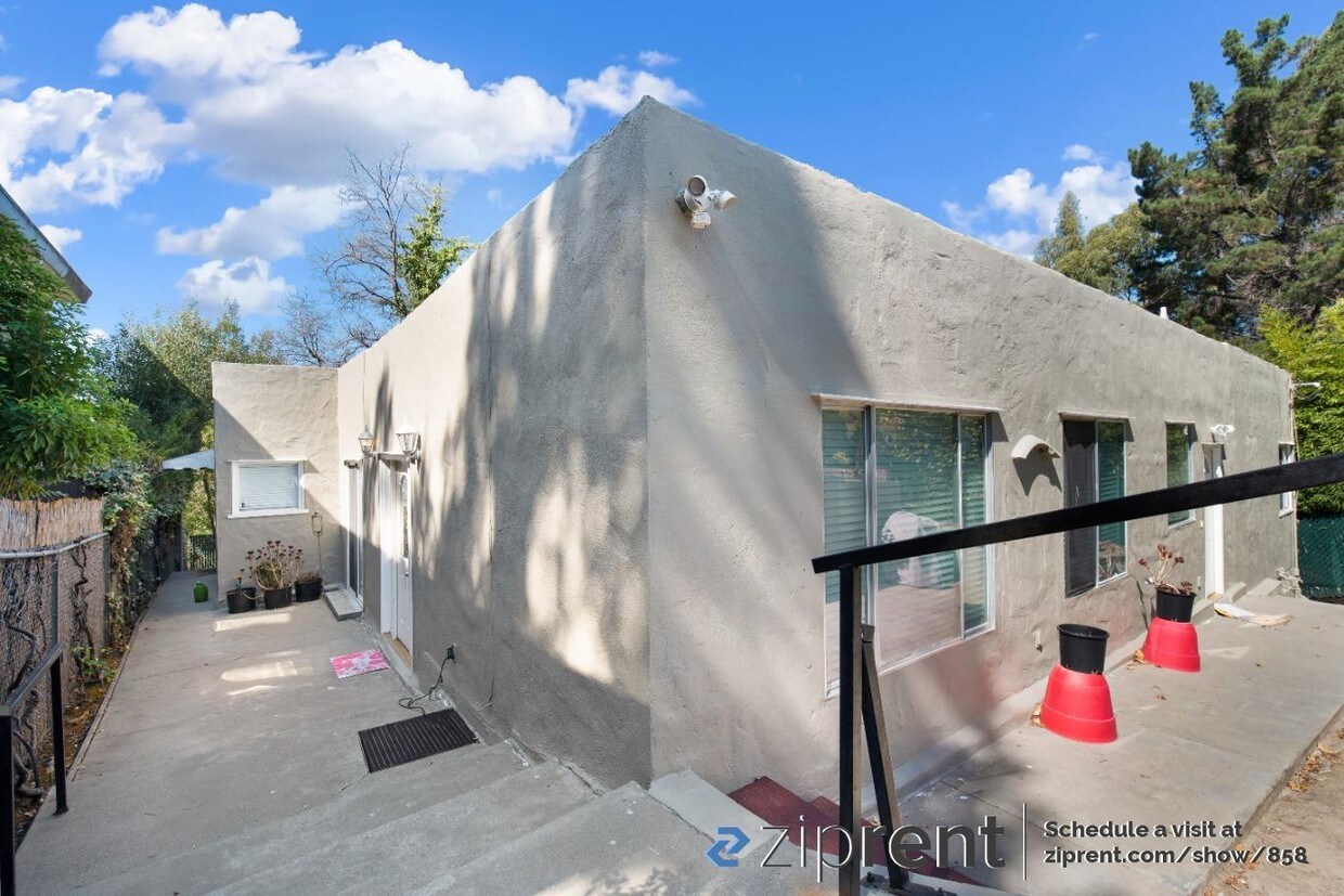 Foto principal - 5977 Majestic Ave