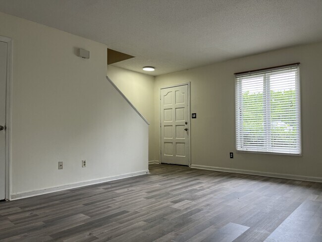 Foto del edificio - 1911 Smoke Ridge Ct