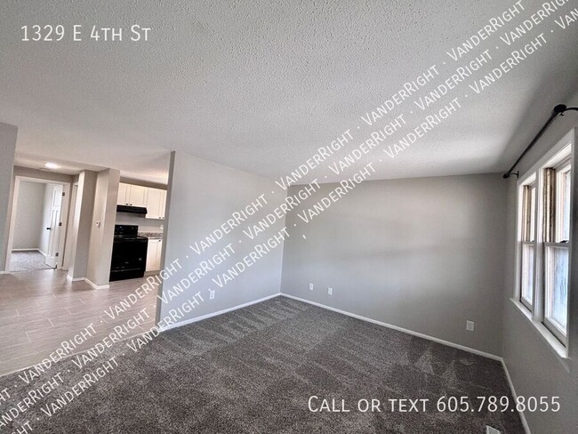 Foto del edificio - 1329 E 4th St