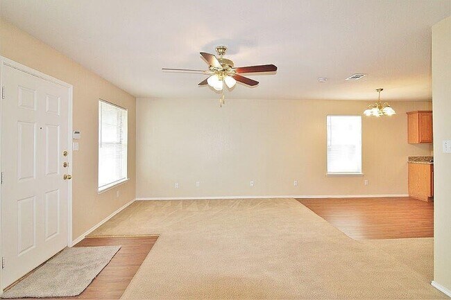 Building Photo - 1043 Cheddar Ct