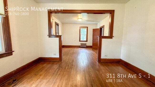 Foto del edificio - 311 8th Ave S