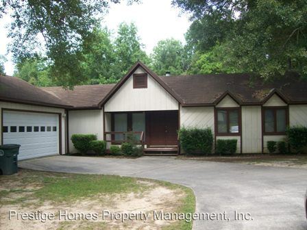 Primary Photo - 110 Liveoak Dr