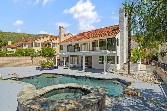 Building Photo - 6143 Lake Lindero Dr