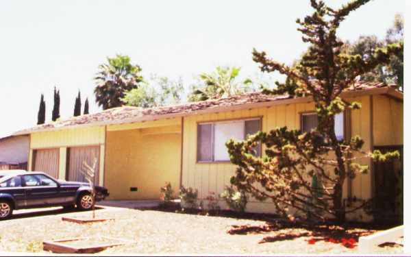 Primary Photo - 5567-5569 Thornwood Dr