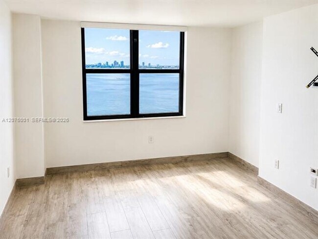 Building Photo - 2333 Brickell Ave