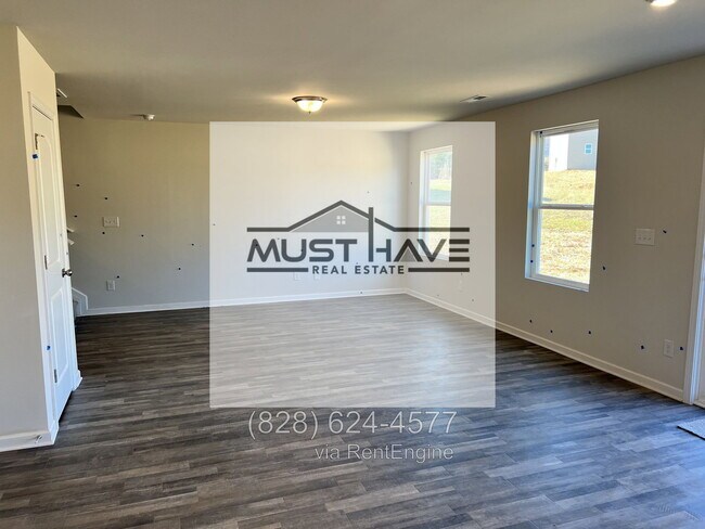 Building Photo - 1600 Berkshire Dr