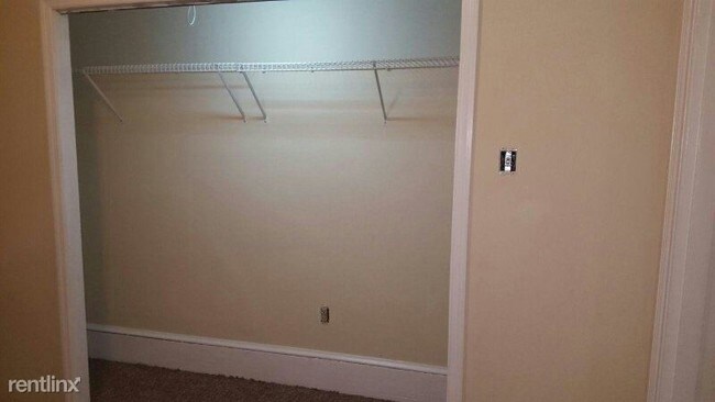 Foto del edificio - 4 br, 1.5 bath House - 705 West Race Street