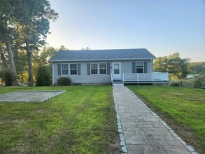 Building Photo - 32 Laurel Point Dr