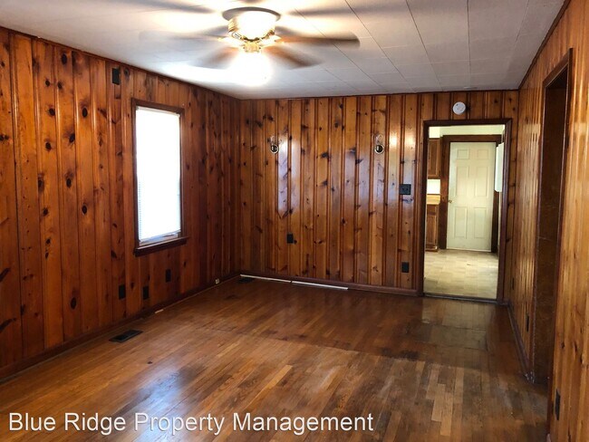 Foto del edificio - 3 br, 1 bath House - 3416 Bloomingdale Road
