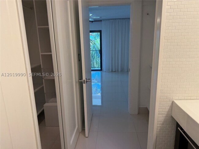 Foto del edificio - 6855 Edgewater Dr