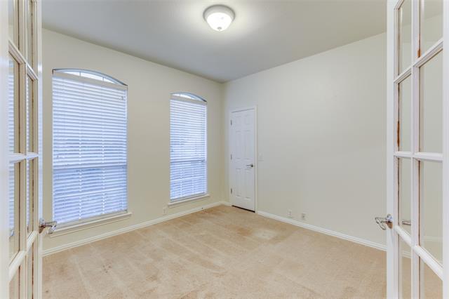 Foto del edificio - 592 Burning Oak Dr