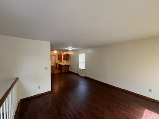 Building Photo - 1574-1576 Crescent Dr.