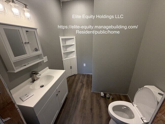 Building Photo - 328 N Wayne St