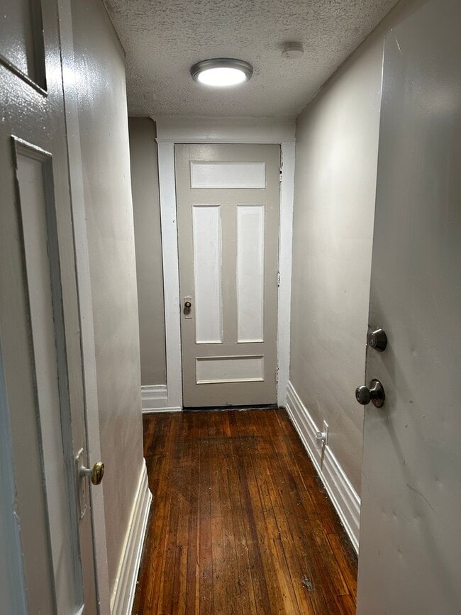 Building Photo - Ready to move in 1 bedroom apartment