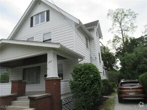Building Photo - 142 E Bridge St