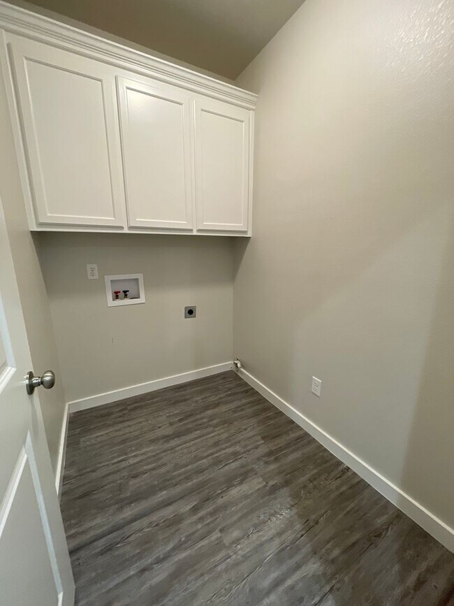 Building Photo - Cozy 3 bed, 2 bath close to Choctaw Casino