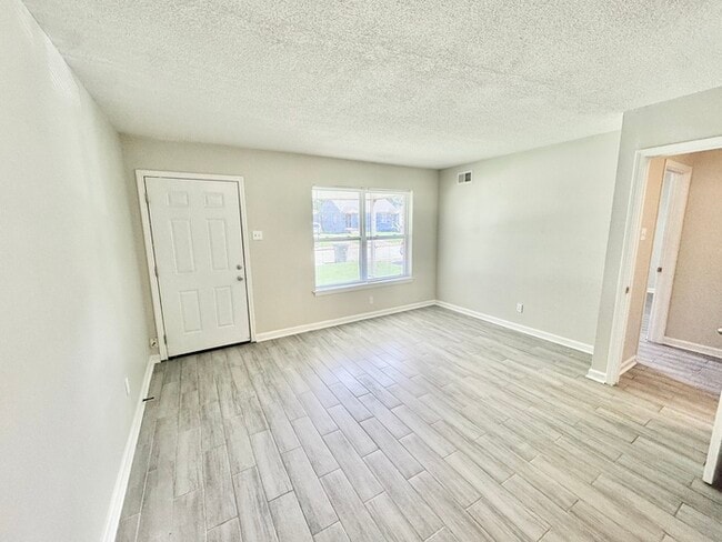 Building Photo - 3057 Radford Rd