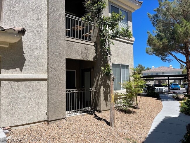Foto del edificio - 9050 W Warm Springs Rd