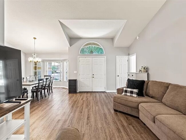 Building Photo - 1547 Spring Ridge Cir