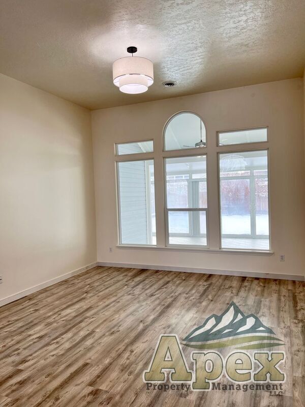 Foto del edificio - 12551 W Hidden Valley Dr