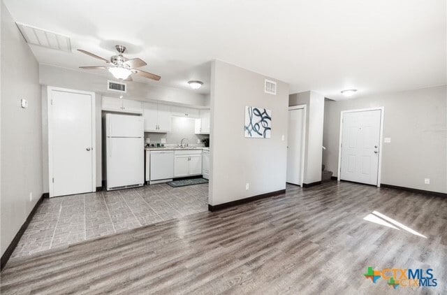 Building Photo - 304 Palmwood Dr