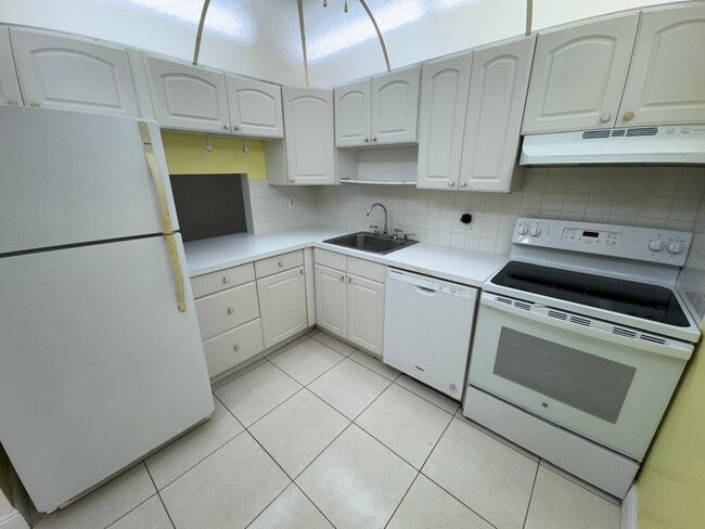 Foto del edificio - 7797 Golf Cir Dr