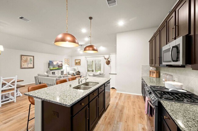 Foto del edificio - 326 Jewett Meadow Dr
