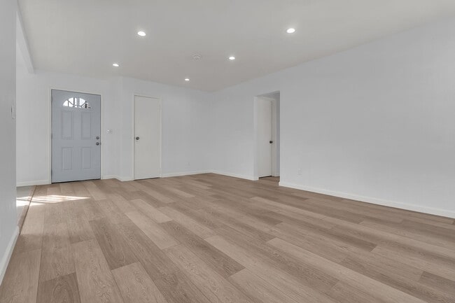 Photo - 1155 W Exposition Blvd Apartment