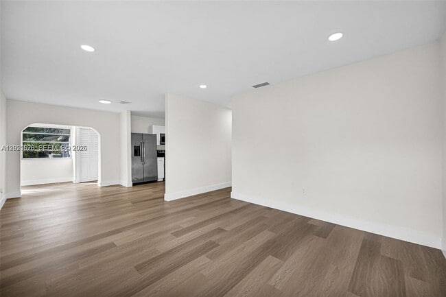 Building Photo - 11812 NE 14th Ave