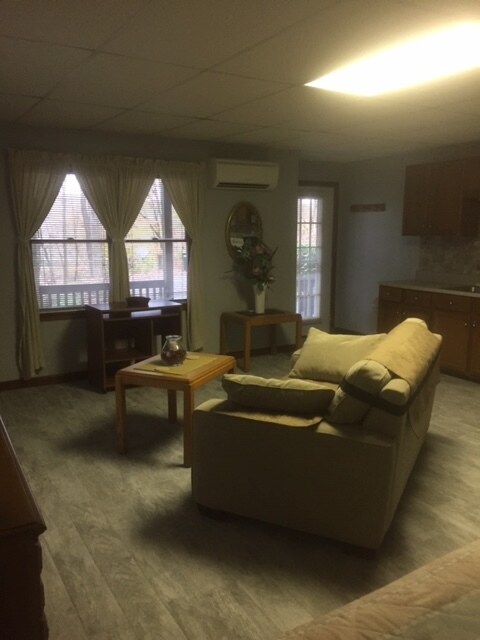 Livingroom area - 625 Pointe Wildwood Dr