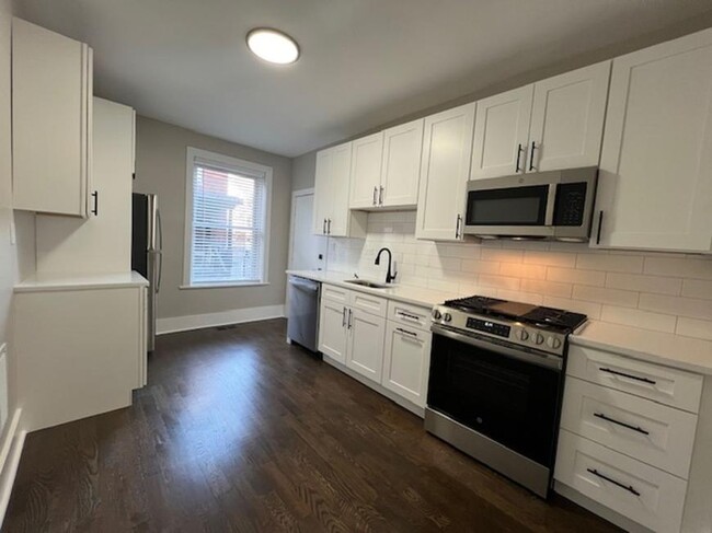 Foto del edificio - 2 bedroom in Chicago IL 60647