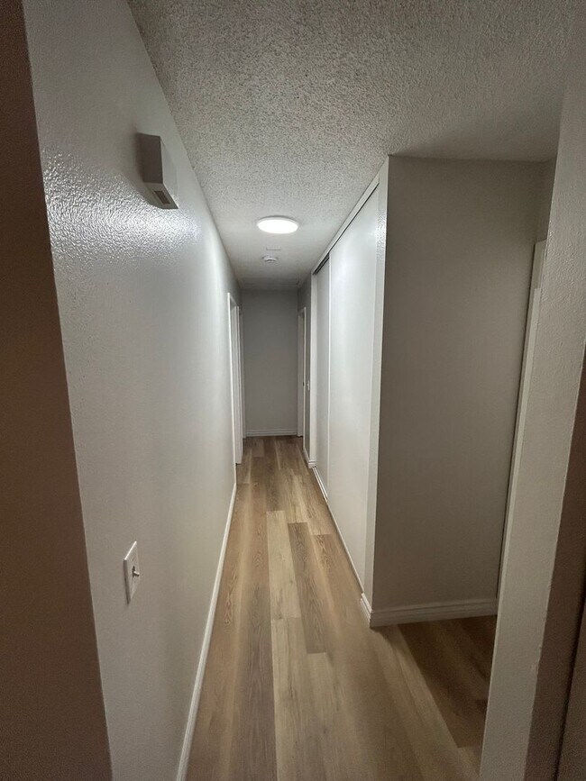 Foto del edificio - Charming Renovated 3 Bedroom/2 Bath Single...