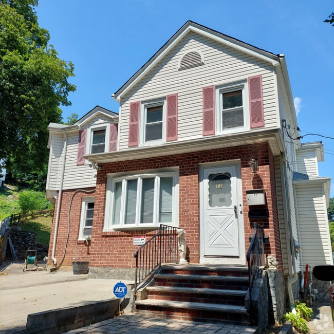 Building Photo - 72 Leroy Ave
