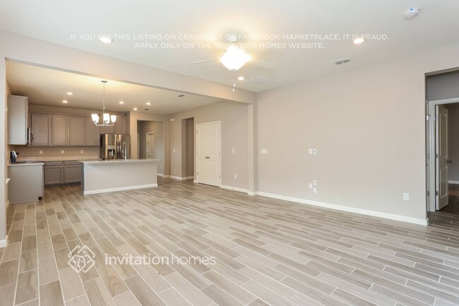 Foto del edificio - 9914 Lemon Grass Ln