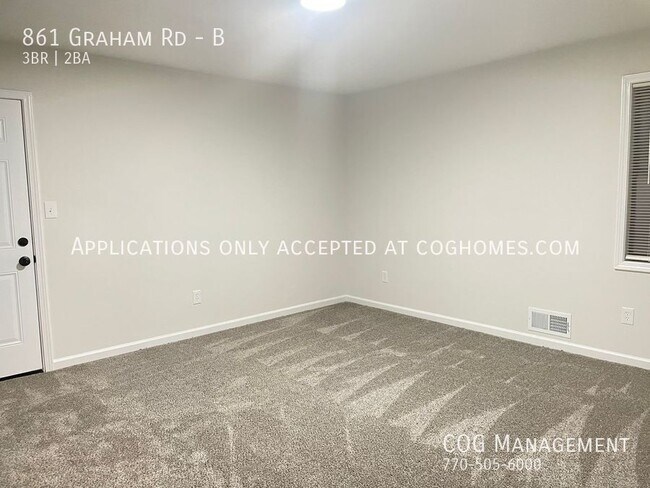 Foto del edificio - 861 Graham Rd
