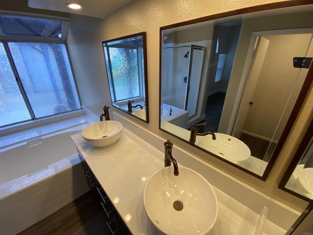 Foto del edificio - 4982 Wildwood Dr