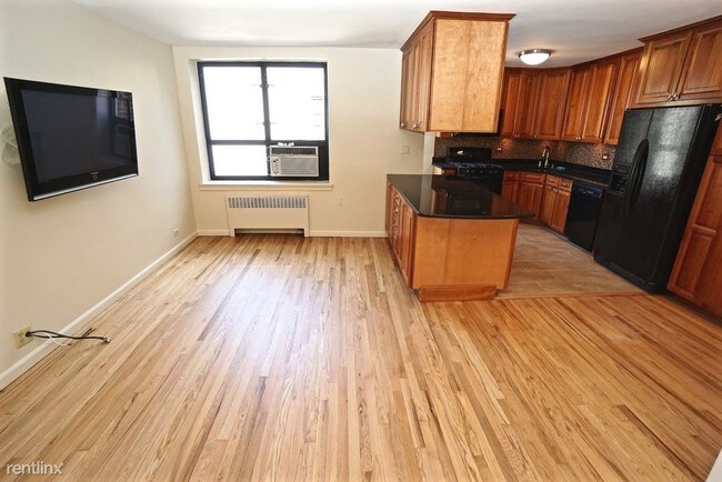 Foto del edificio - 2 br, 1 bath - 14 Bogardus Pl