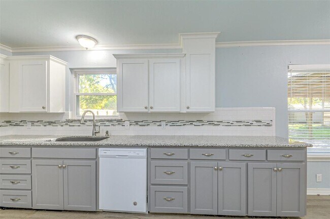 Foto del edificio - 30 Holly Chase St