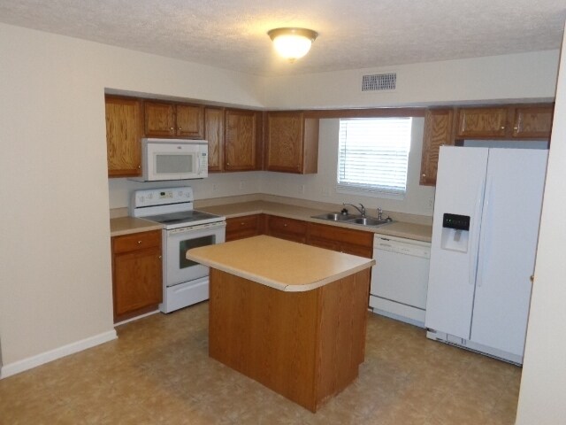 Building Photo - 3014 Weybridge Drive
