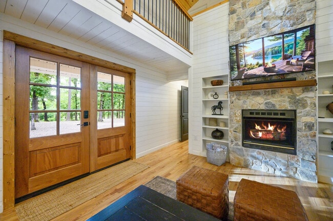 Foto del edificio - 47 White Pne Rd