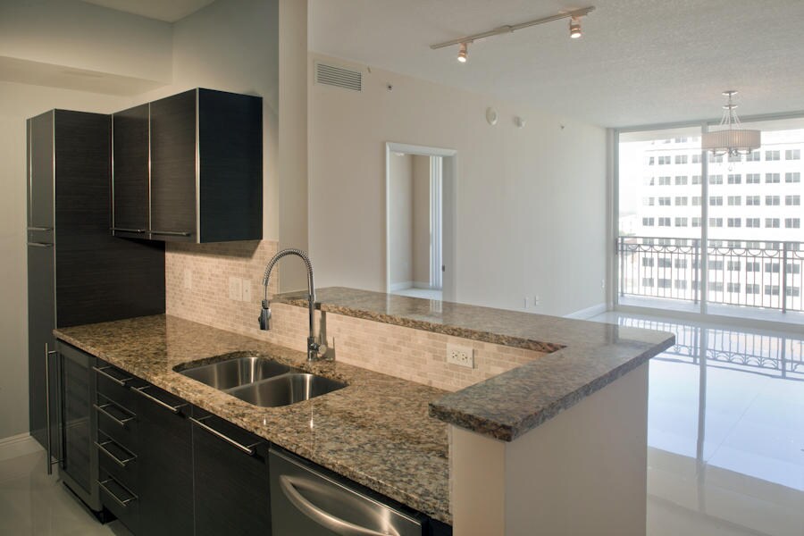 550 Okeechobee Blvd, West Palm Beach, FL 33401 Condo for Rent in West Palm Beach, FL