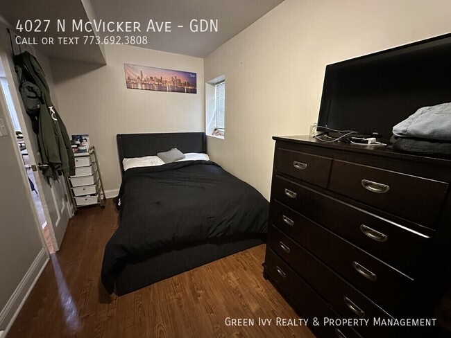 Foto del edificio - Awesome Portage Park Garden Unit, Laundry,...